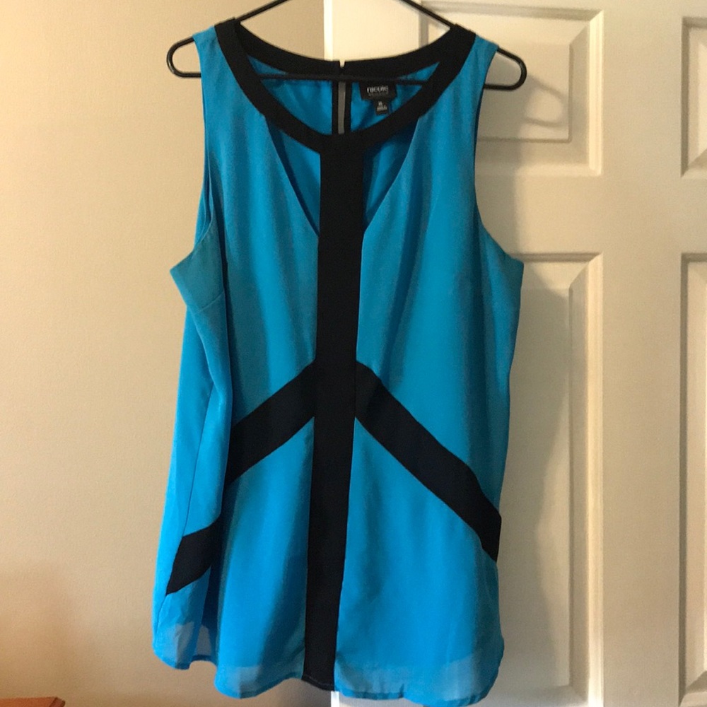 Blue & black sleeveless blouse XL